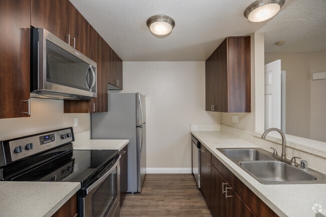 Building Photo - Mariners Point