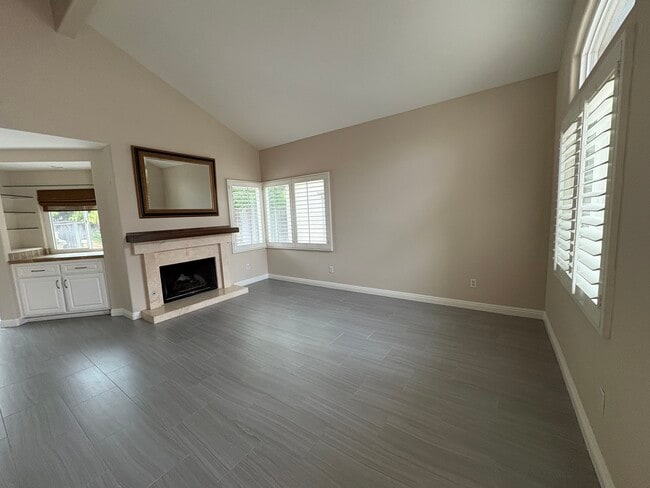 Living Room with High ceilings - 30061 Whitecap