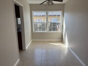 Photo - 1213 W Victory Blvd