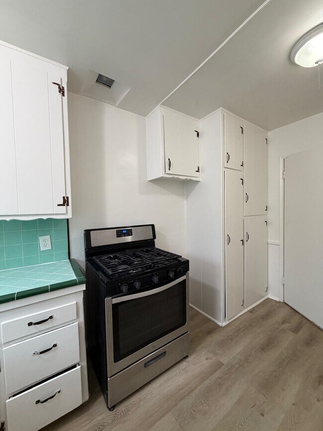 Photo - 4800 Beverly Blvd Unit 3