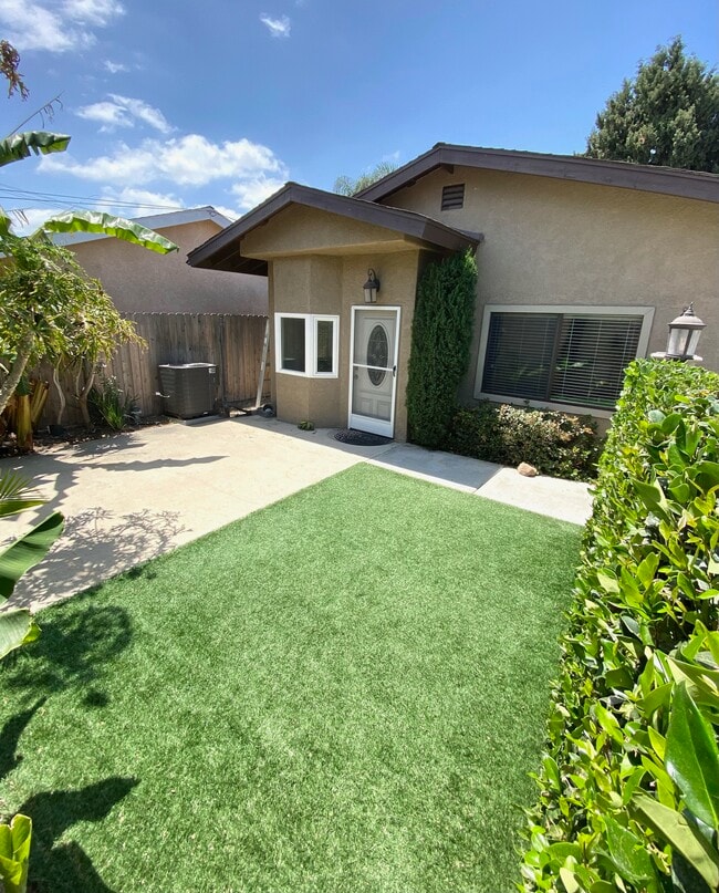 Building Photo - 528 N Parker St