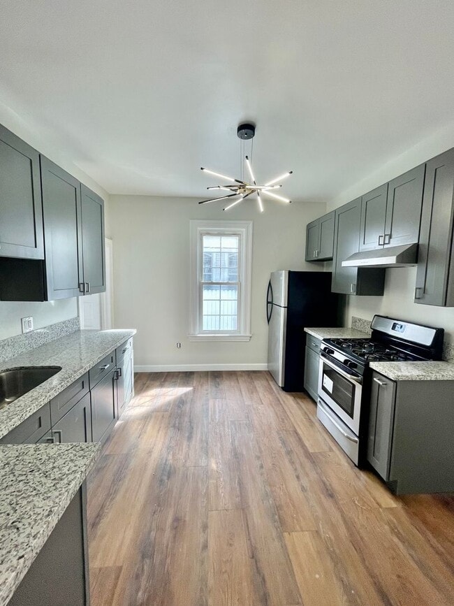 Renovated 3 Bed + 2 Bath Home in Los Angeles! - Renovated 3 Bed + 2 Bath Home in Los Angeles! Unit 515
