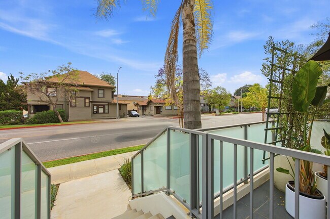 Photo - 399 E Del Mar Blvd