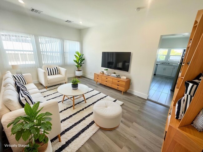 ***1 Bed 1 Bath apartment in the most desi... - ***1 Bed 1 Bath apartment in the most desi... Unit #86-3 N Catalina Ave
