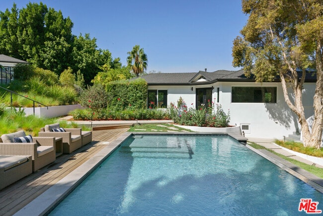 Photo - 3751 Multiview Dr