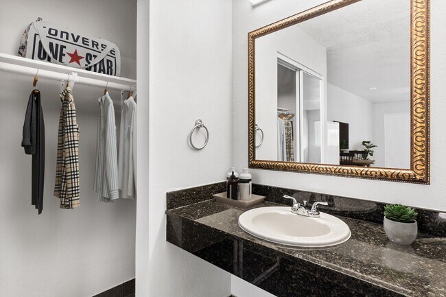 Photo - Vista De Luna