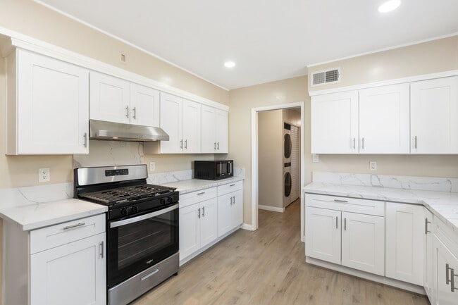 Photo - 7741 High St