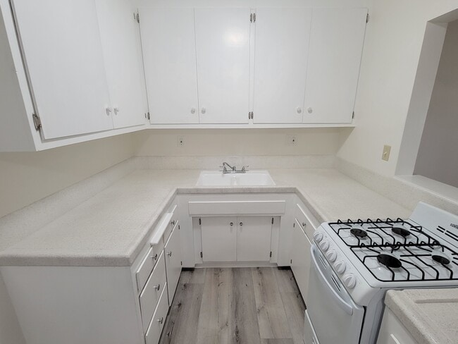 Photo - 10917 Blix St Unit 9