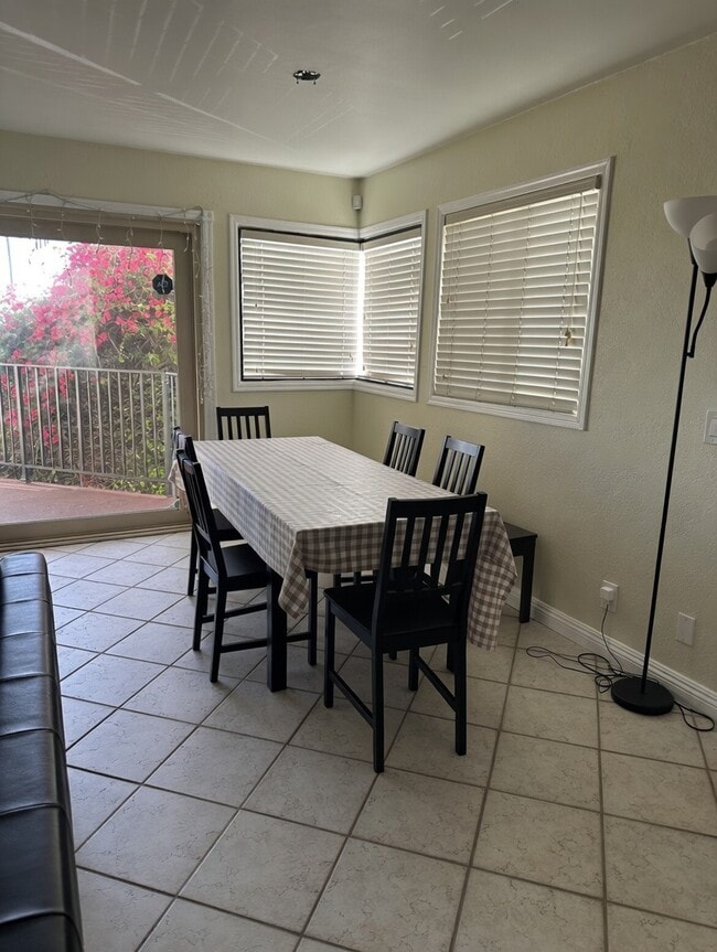 Dining Area - 2201 Saint Louis Ave Unit 104C