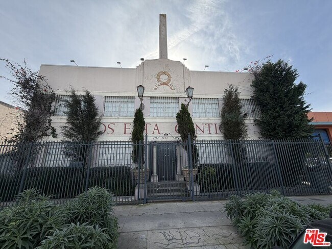 Photo - 2252 W Washington Blvd