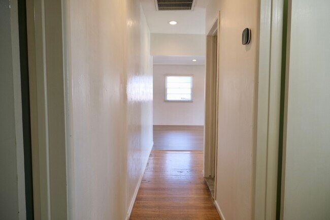 Photo - 929 N Summer St