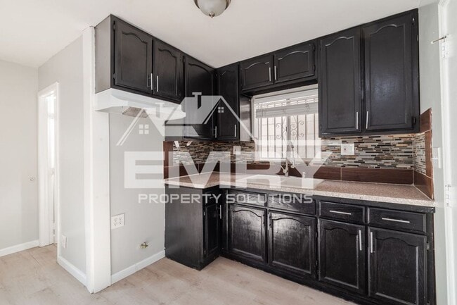 Photo - 5547 Holmes Ave Unit 5547 Holmes Ave 3/4