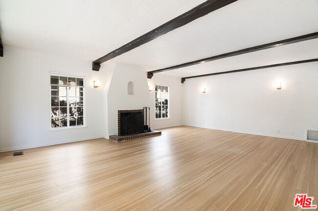 Photo - 342 N Orange Dr