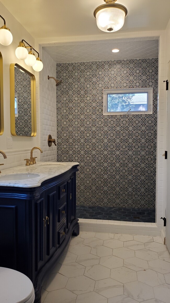 Building Photo - 5303 W 139th St