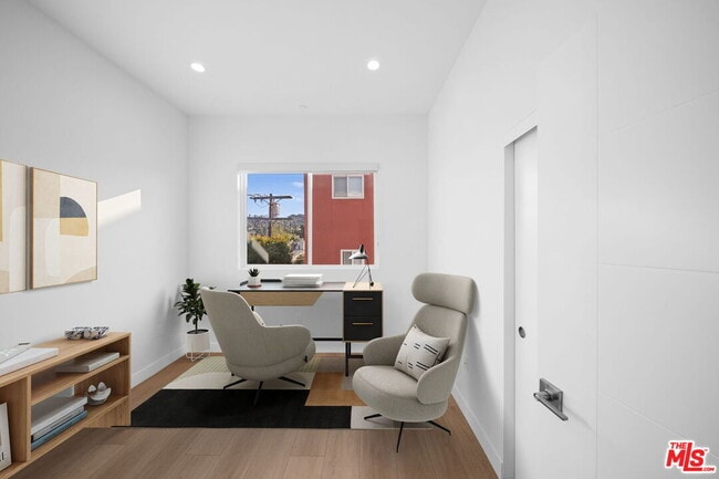 Photo - 13846 Moorpark St Unit 201