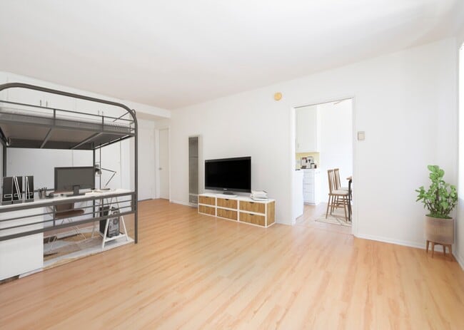 Photo - 667-669-669 Levering Ave Unit 2