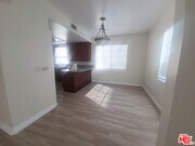 Photo - 4838 Elmwood Ave Unit 5