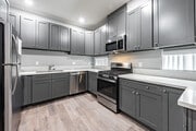 1236 W 37th Pl - Kitchen - Tripalink Apartments