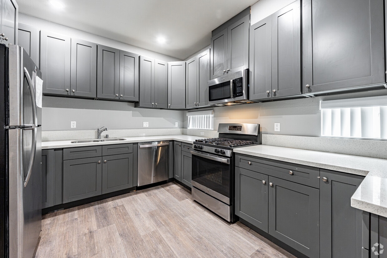 Floor Plan - private room in 1236 W 37th Pl