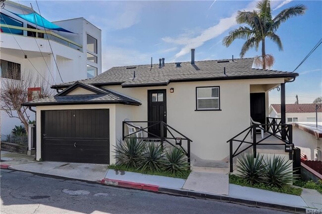 Front building - 1010 8th St Unit 1010 1.2