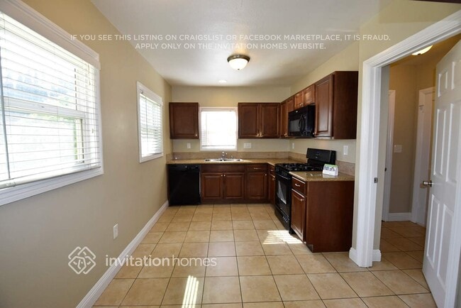Photo - 1221 E Roosevelt Rd