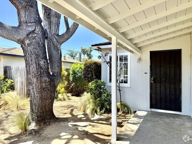 Building Photo - Remodeled Duplex in South O! Rental
