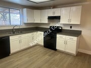 Photo - 43837 David St