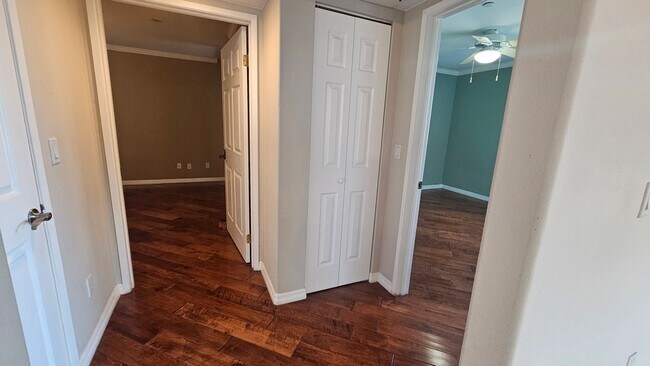 Photo - 1049 S Hobart Blvd Unit 305