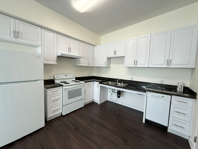 Photo - 2303 E 8th St Unit 2