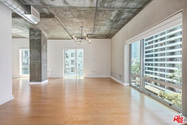 Photo - 645 W 9th St Unit 500