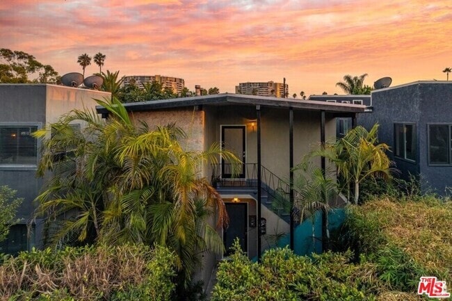 Building Photo - 2521 Abbot Kinney Blvd Rental