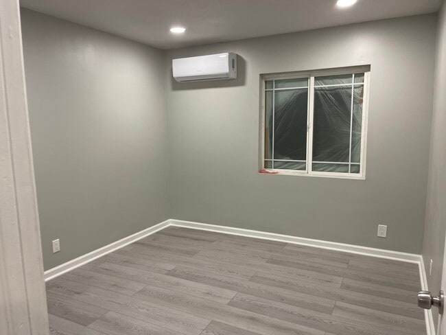 Photo - 783 W Sepulveda St