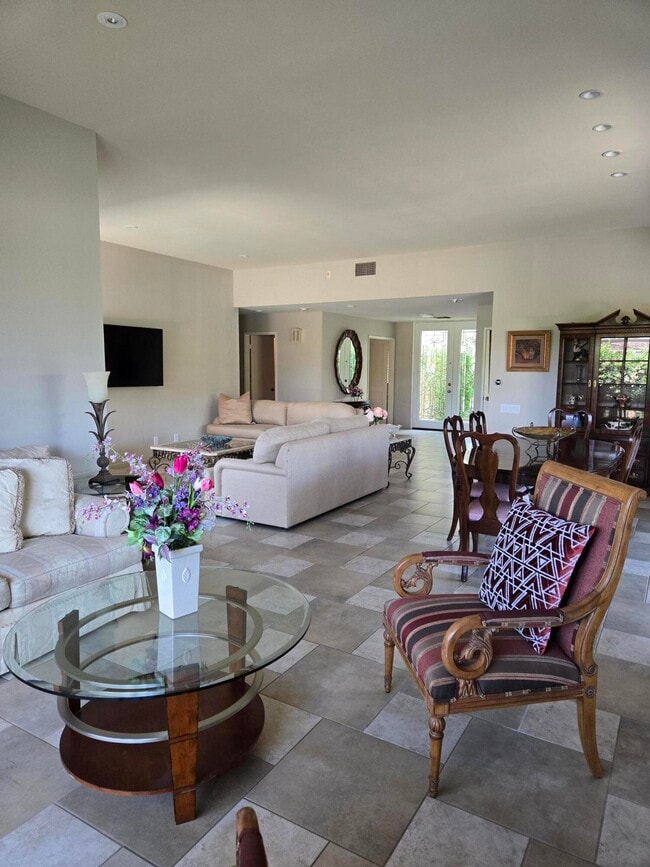 Photo - 31 Stanford Dr