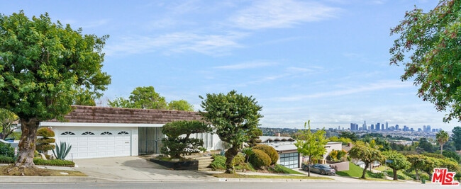 Building Photo - 2208 Winona Blvd