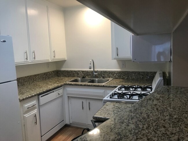 Photo - 1 Bed + 1 Bath Unit 206