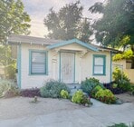 Front - 1045 Bradford St
