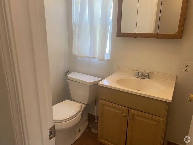 Building Photo - 15432 Saticoy St Rental