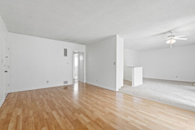 Photo - 3735 Mentone Ave Unit 06