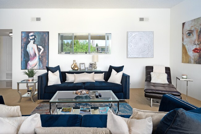 Photo - 451 Desert Lakes Dr