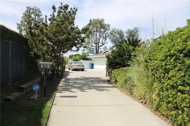 Photo - 761 W Country Hills Dr
