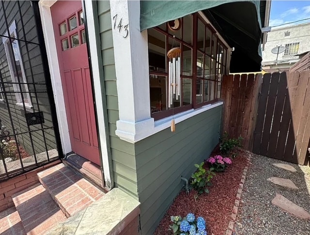 Photo - 743 Daisy Ave