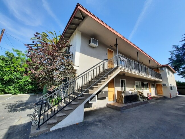 Magnolia Blvd Apartments - Magnolia Blvd Apartments