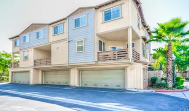 Photo - 1400 Cobblestone Ln Townhome