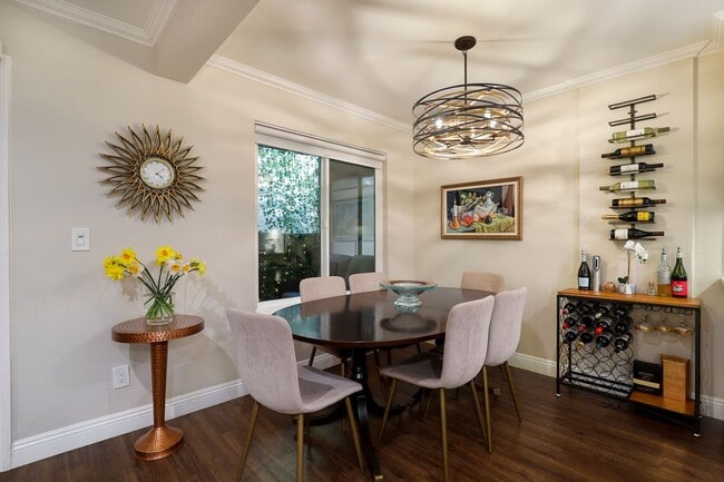 Photo - 4528 Colbath Ave