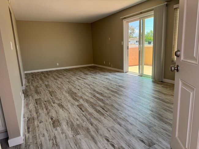 Building Photo - 10678 Walnut St Unit 10678