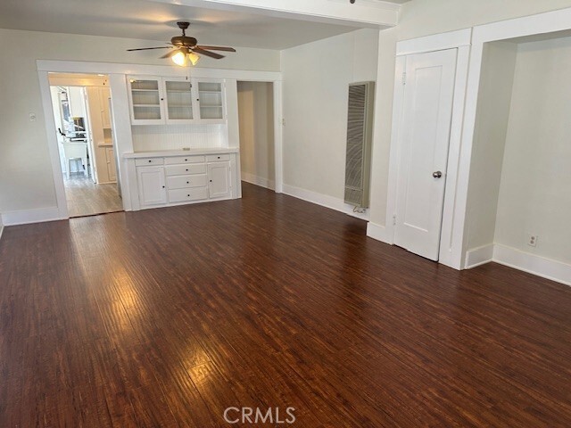 Photo - 937 W 10th St