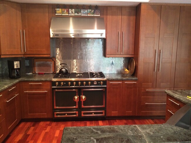 Photo - 5608 Roundtree Pl