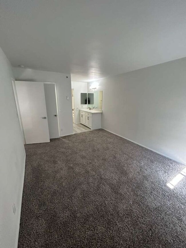 Photo - Renovated and Spacious, 1 bed 1 bath condo on 2nd floor! Move In Ready!