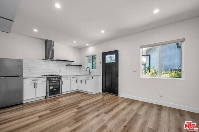 Photo - 5008 Greenbush Ave