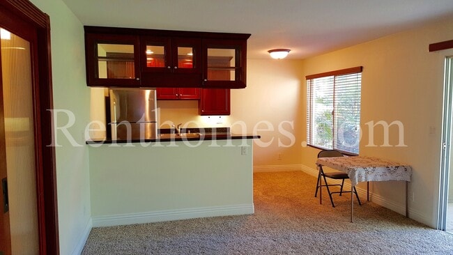 Photo - La Jolla, 8430 Via Mallorca #110 -Granite Counters, Community Pool and Spa, Near UCSD!